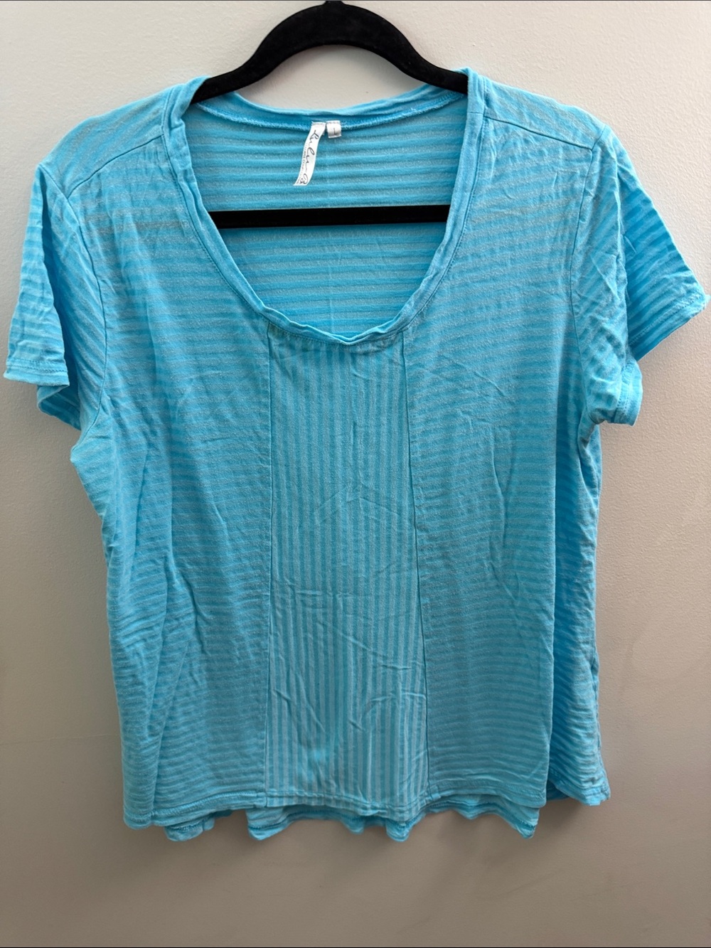 EUC Lulu B T-shirt